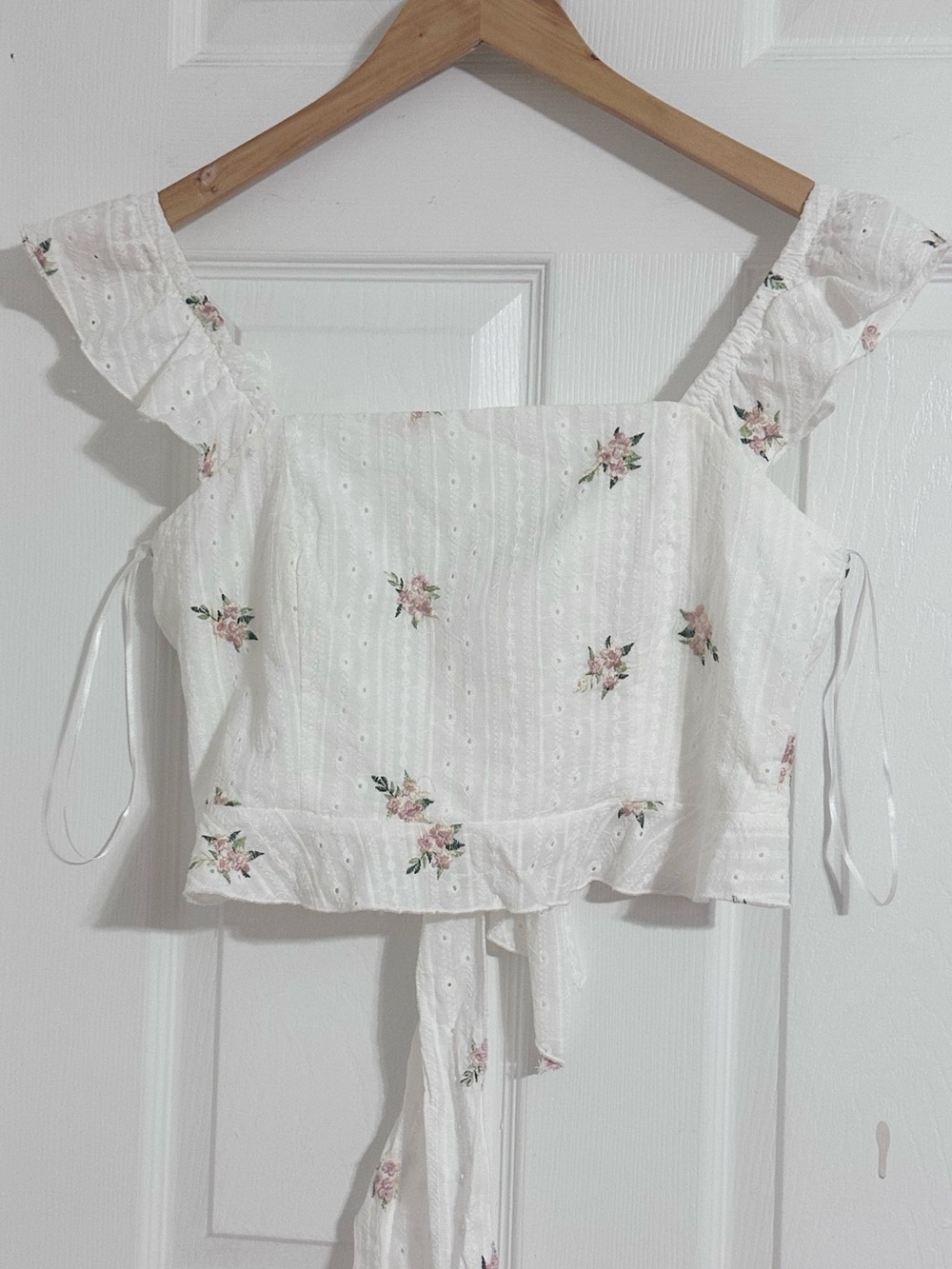 Kirious Los Angeles Floral Eyelet Embroidered Crop Top L White Cottagecore - Picture 2 of 8